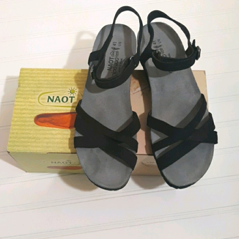 New In Box Naot Sandals
